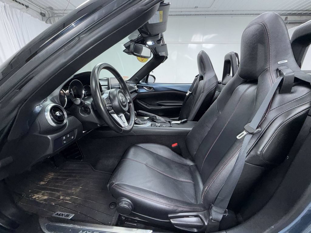 Used 2016 MAZDA MX-5 Miata Grand Touring RWD image 12