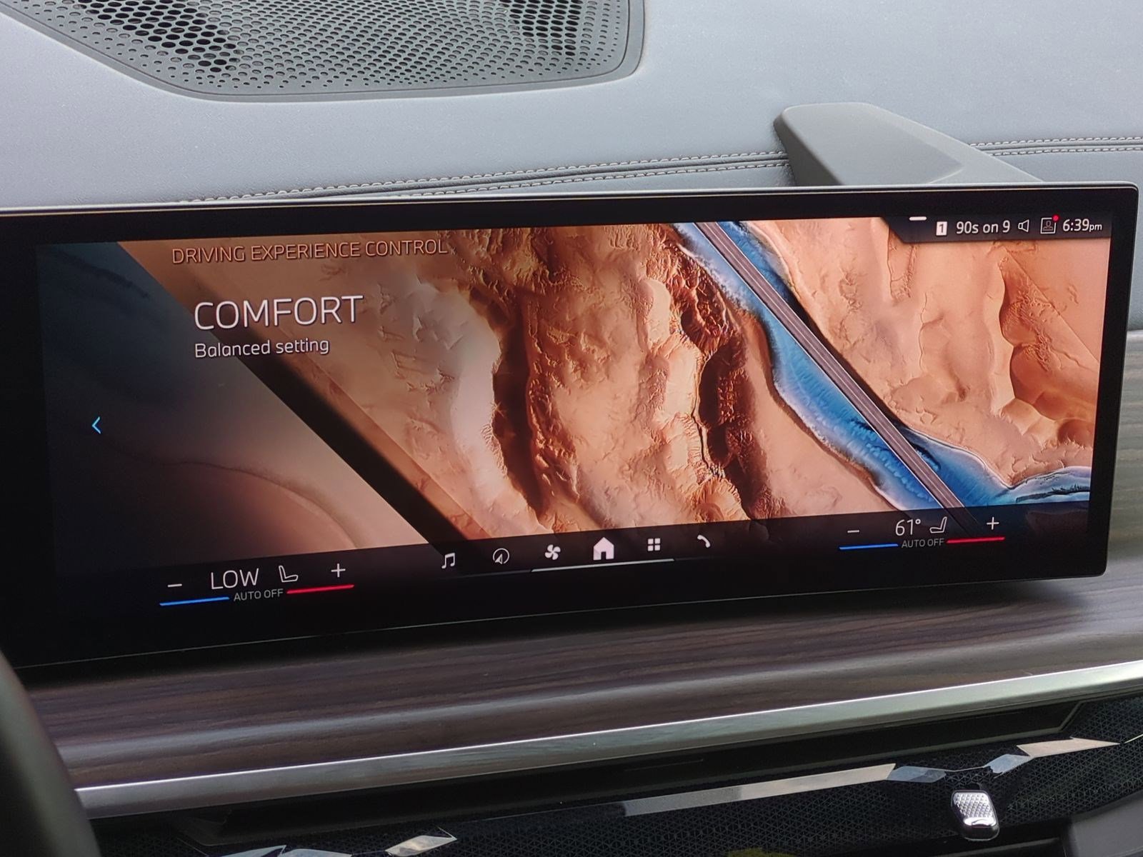 Certified 2024 BMW X6 xDrive40i w/ Premium Package image 24