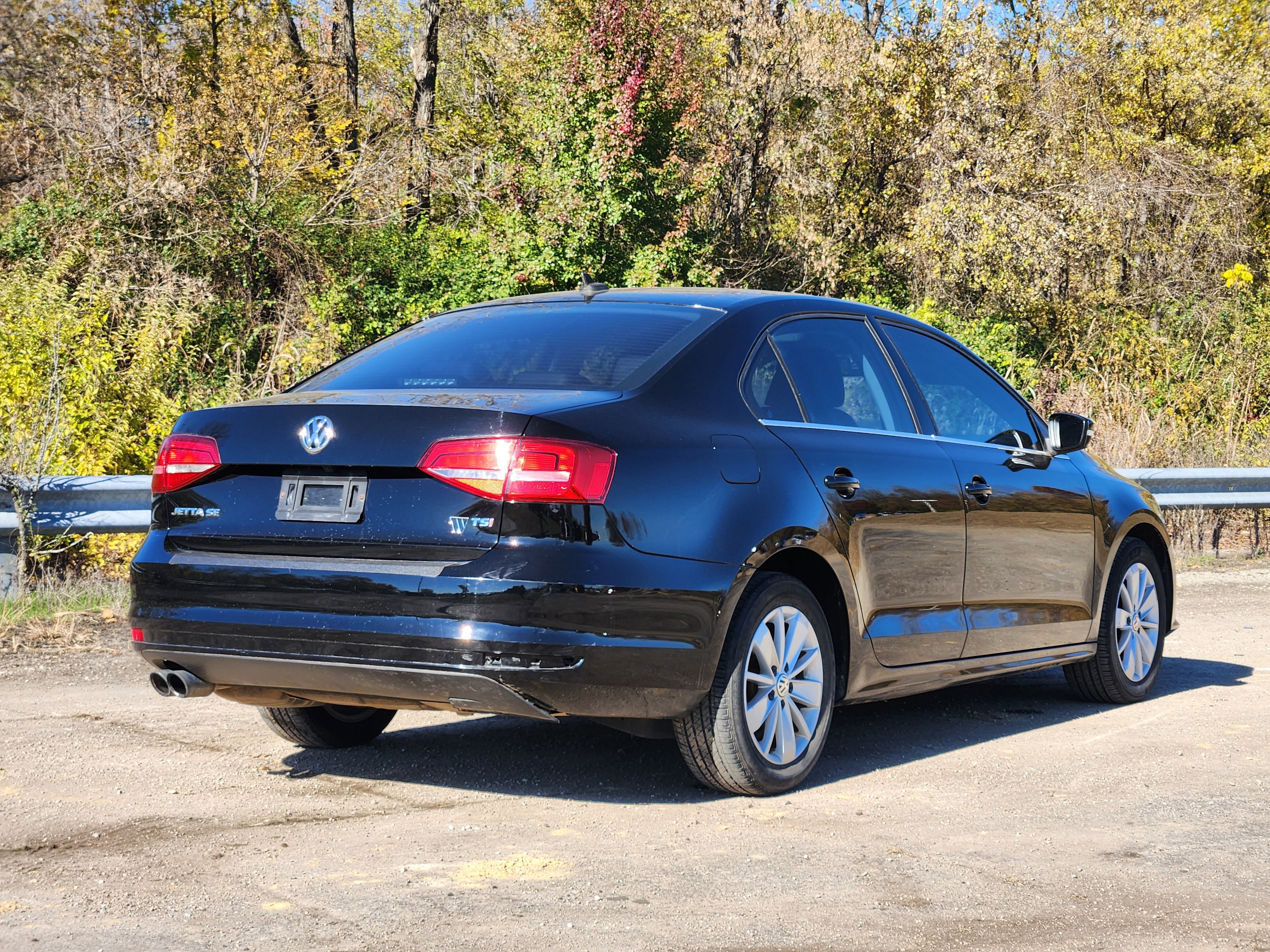 Used 2015 Volkswagen Jetta SE image 16