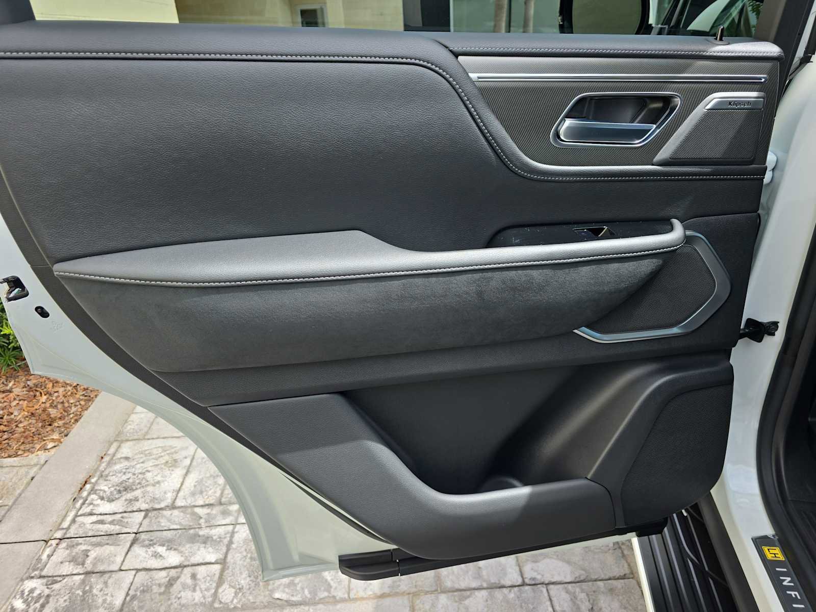 New 2026 INFINITI QX80 Luxe w/ Cargo Package image 10