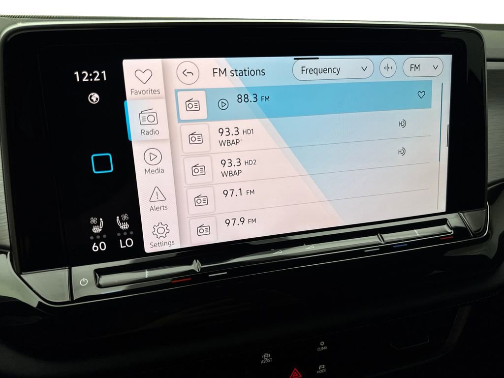 Used 2025 Volkswagen Atlas Cross Sport SE image 63