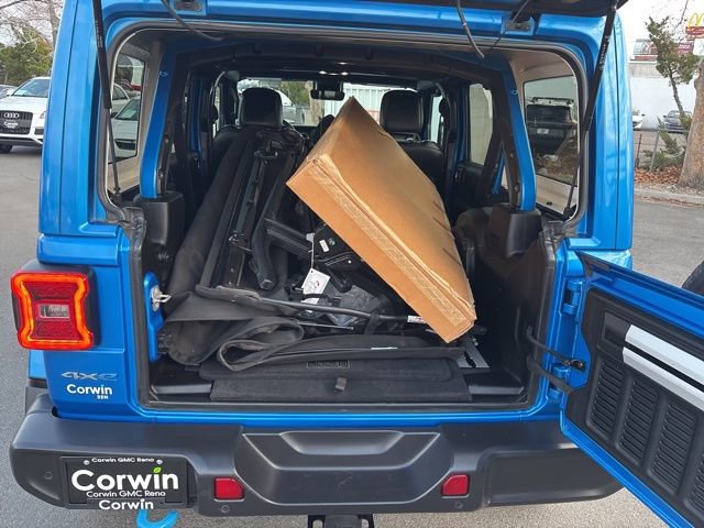 Used 2022 Jeep Wrangler Unlimited Sahara w/ Dual Top Group image 32