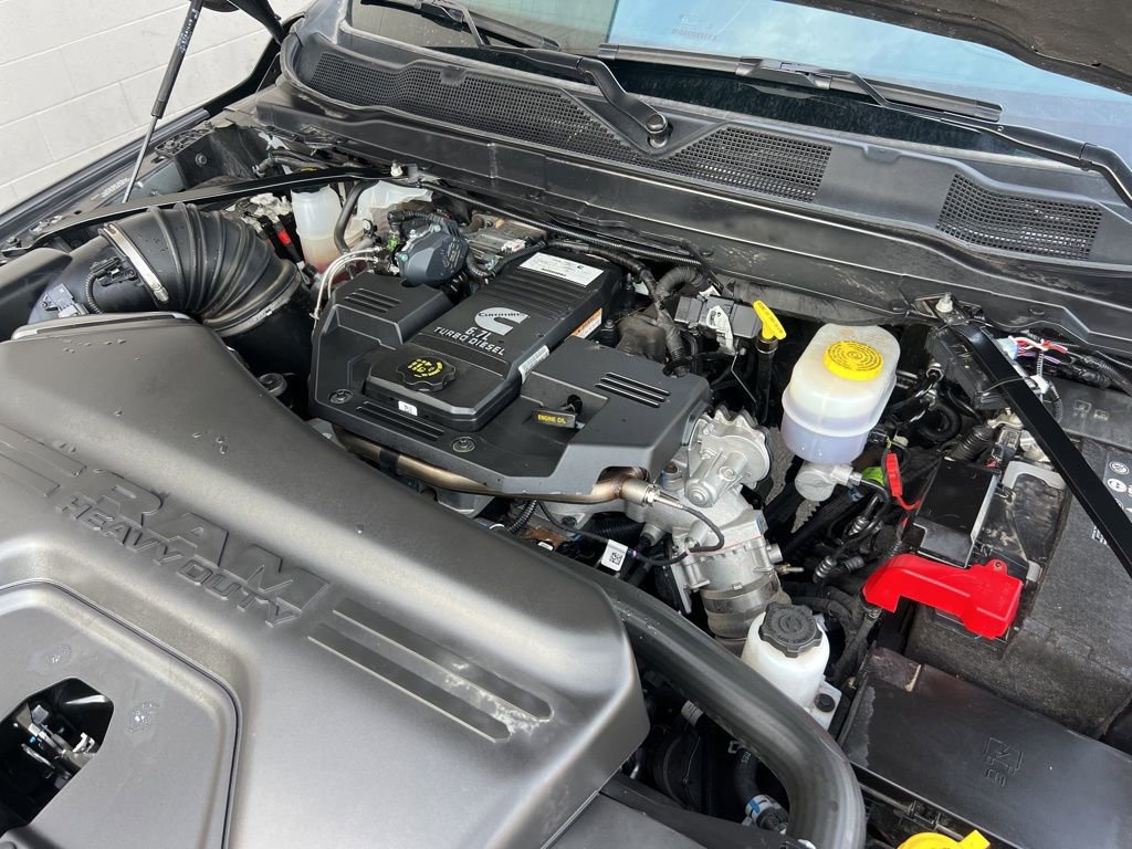 Used 2024 RAM 3500 Laramie w/ Night Edition image 32