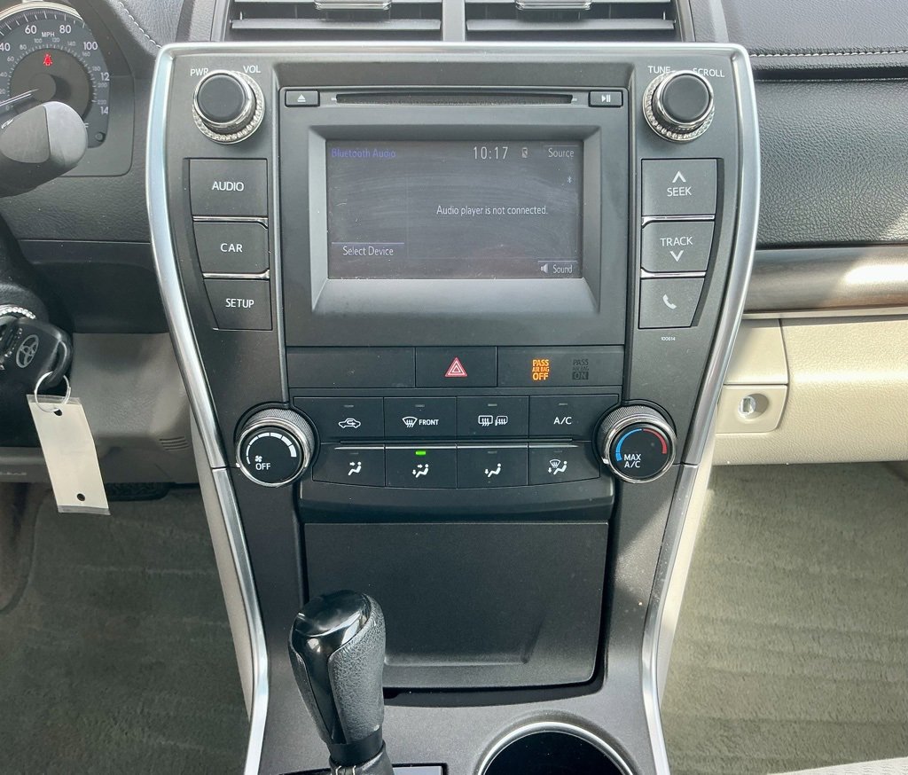 Used 2016 Toyota Camry LE image 31