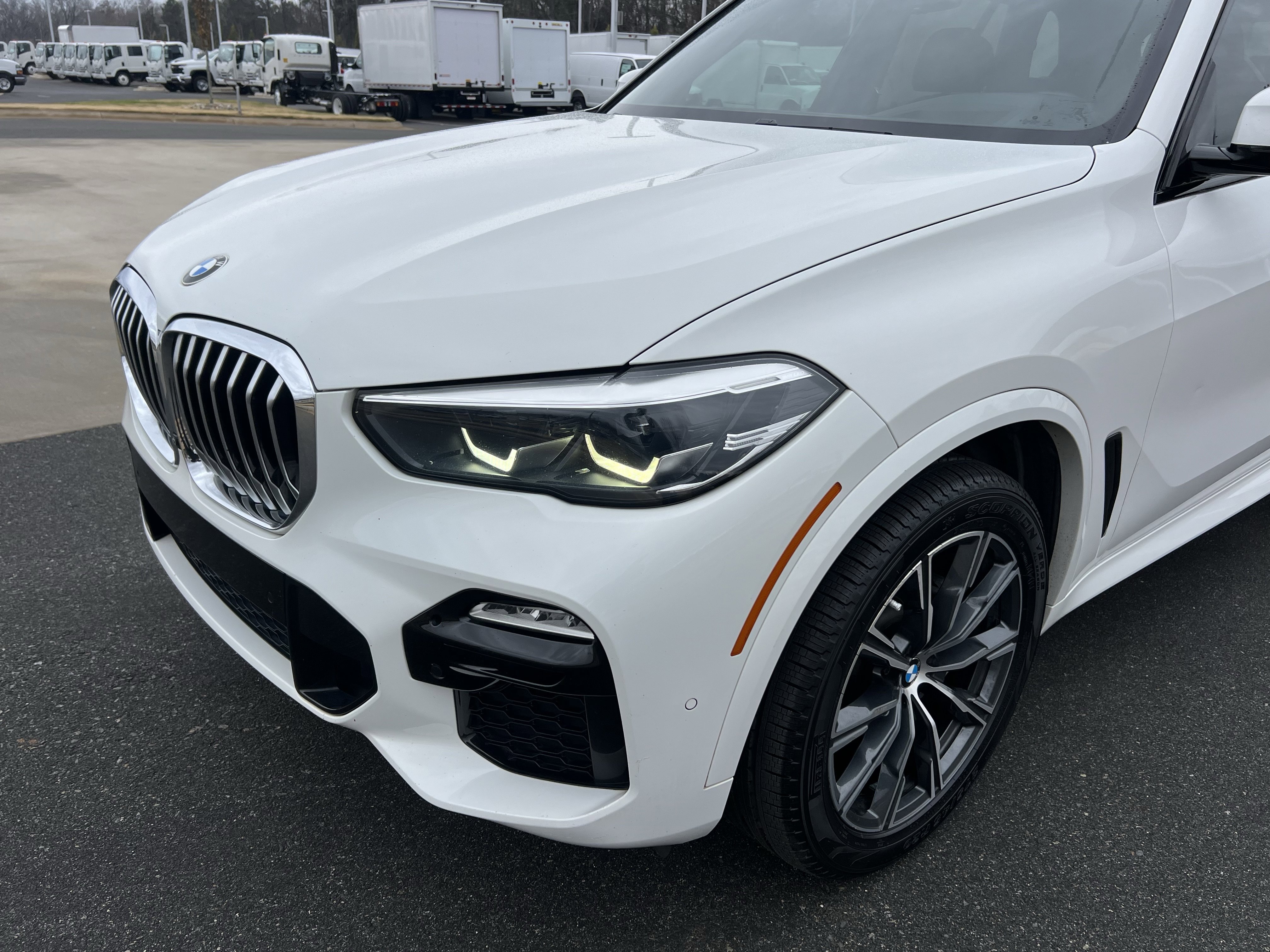 Used 2019 BMW X5 xDrive40i w/ M Sport Package image 11