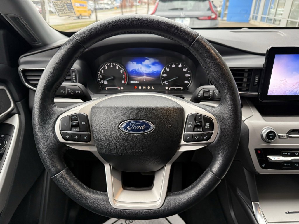 Used 2024 Ford Explorer XLT w/ Equipment Group 202A image 21