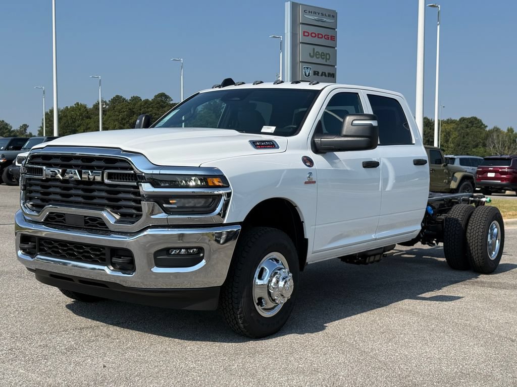 New 2027 RAM 3500 Tradesman w/ Chrome Appearance Group A AWD/4WD 360° Tour