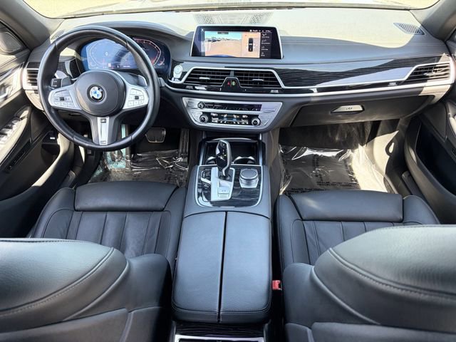 Used 2022 BMW 740i w/ M Sport Package RWD image 16