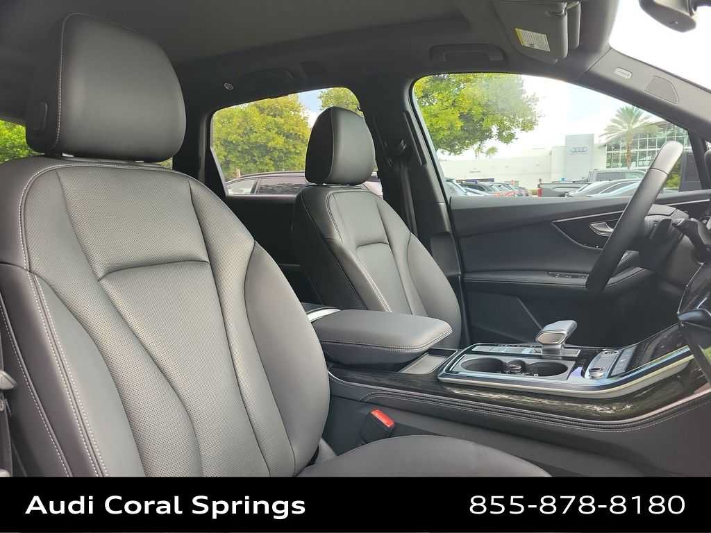 Certified 2025 Audi Q7 2.0T Premium Plus AWD/4WD image 22