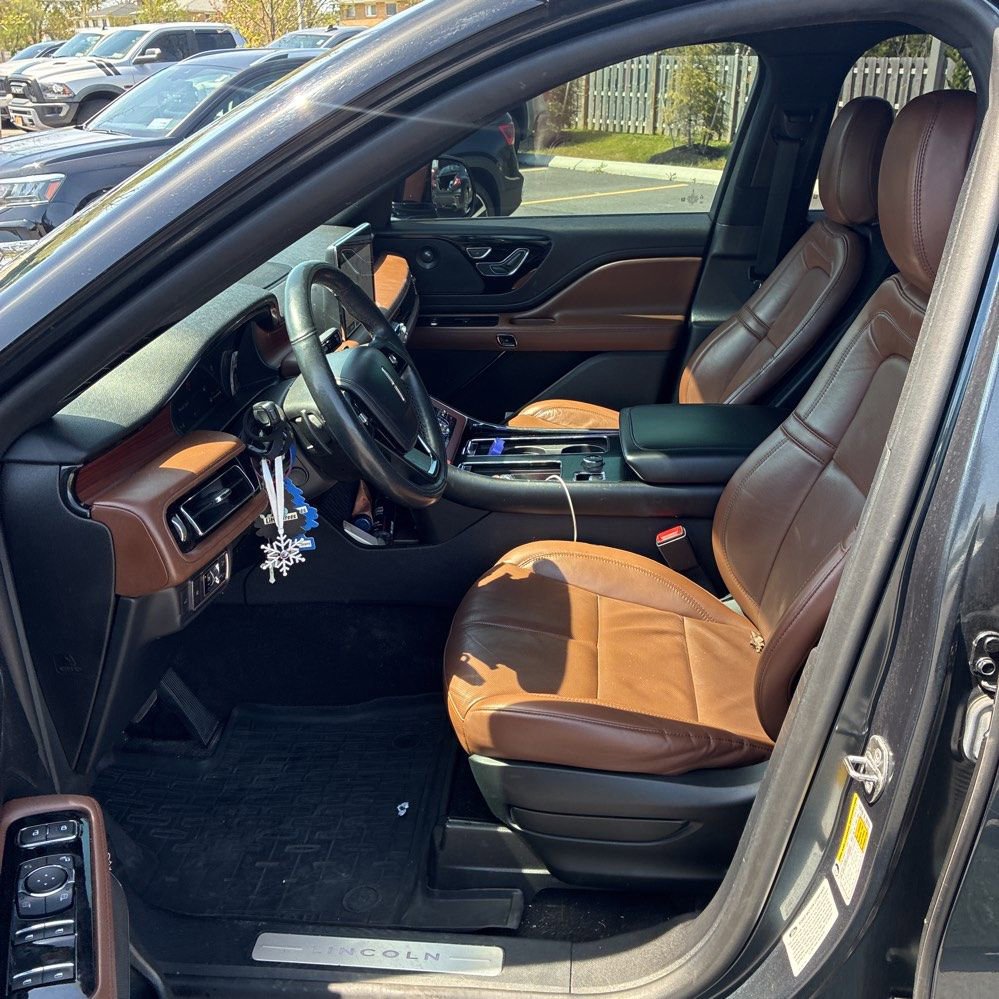 Used 2021 Lincoln Aviator Reserve w/ Elements Package Plus AWD/4WD image 3
