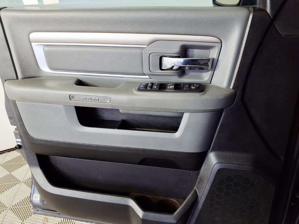 Used 2016 RAM 1500 Lone Star image 9