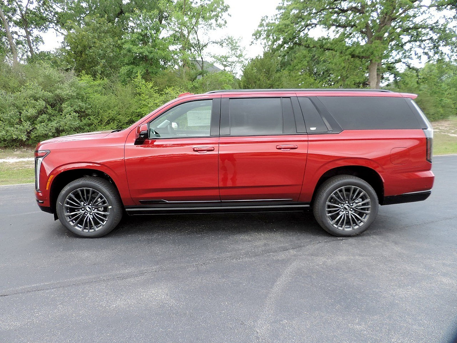 New 2026 Cadillac Escalade ESV Platinum Sport AWD/4WD image 8