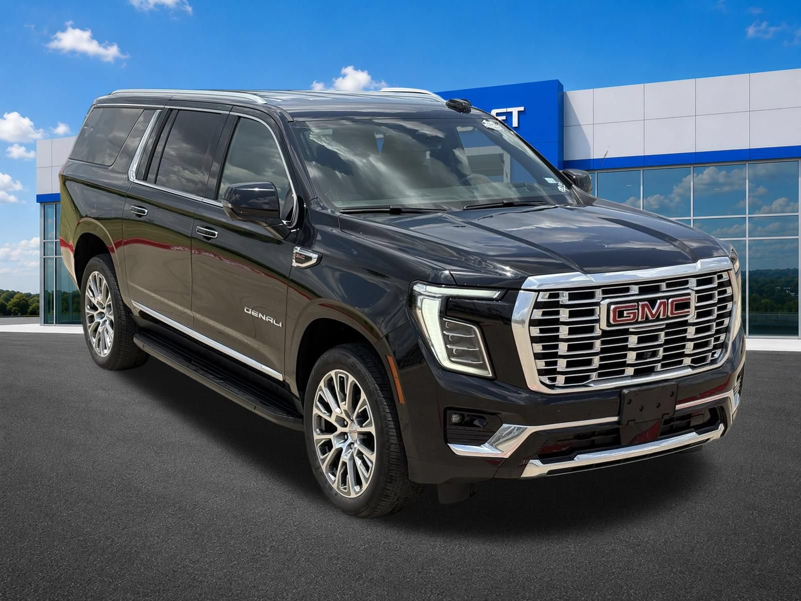 Certified 2025 GMC Yukon XL Denali AWD/4WD image 13