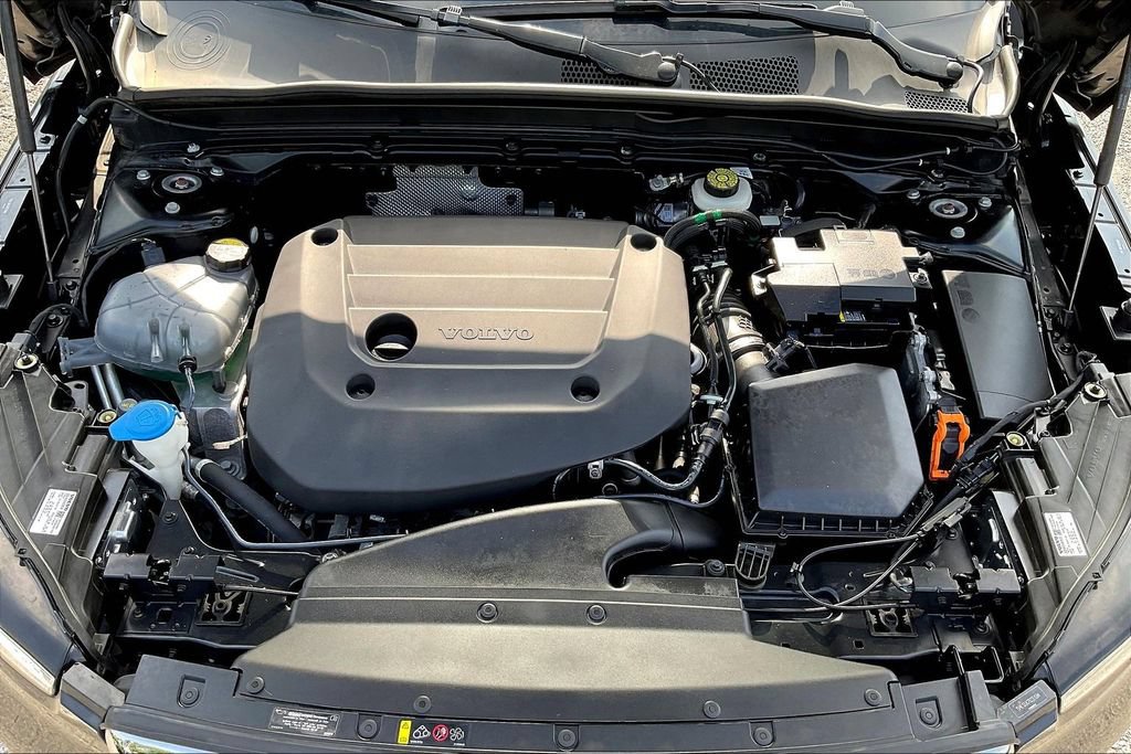 Used 2024 Volvo XC40 B5 Core AWD/4WD image 29