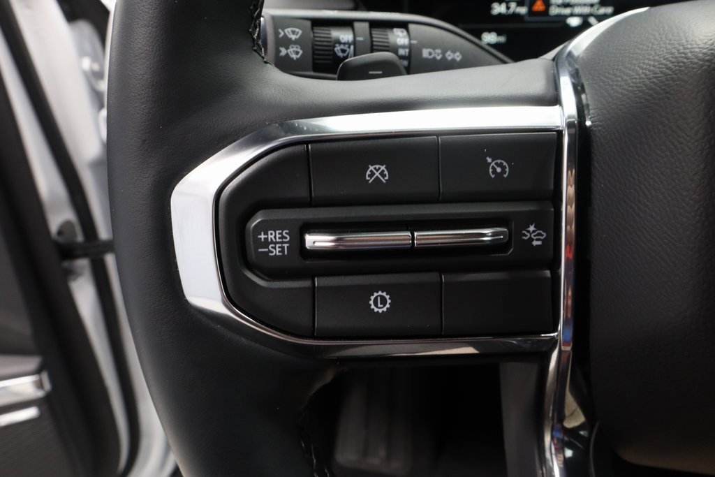 Used 2025 GMC Acadia Elevation image 25