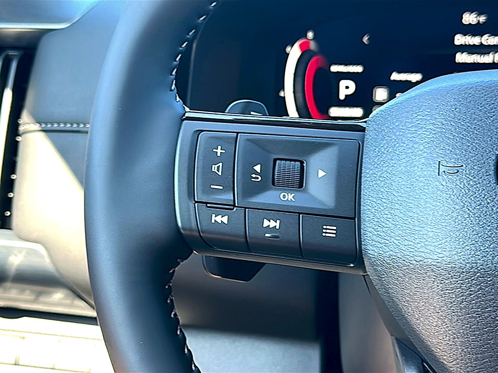 New 2026 Nissan Pathfinder SL w/ SL Premium Package FWD image 21