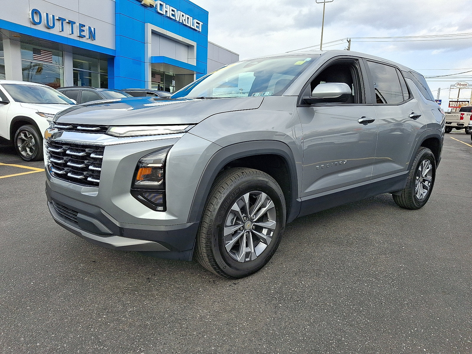 Used 2025 Chevrolet Equinox LT image 1