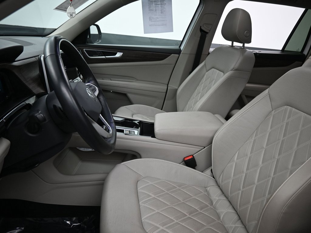 Used 2024 Volkswagen Atlas SEL Premium R-Line image 31