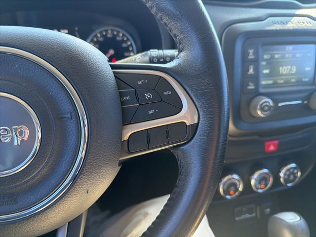 Used 2016 Jeep Renegade Latitude FWD image 32