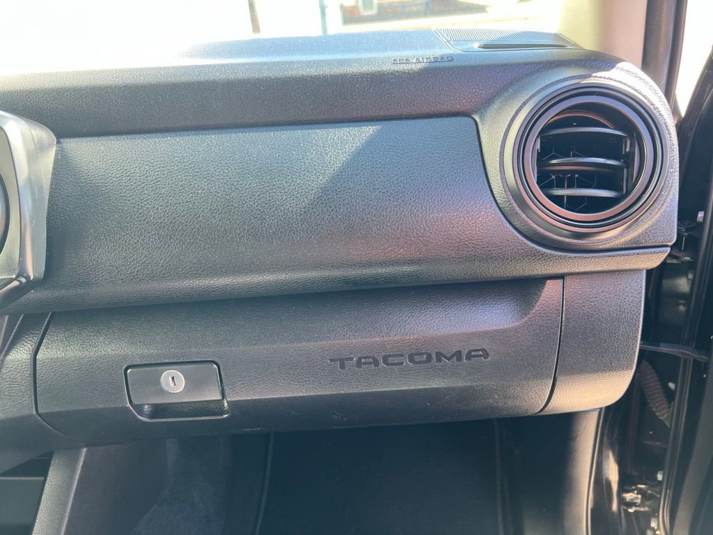 Used 2022 Toyota Tacoma SR w/ SR Convenience Package image 25