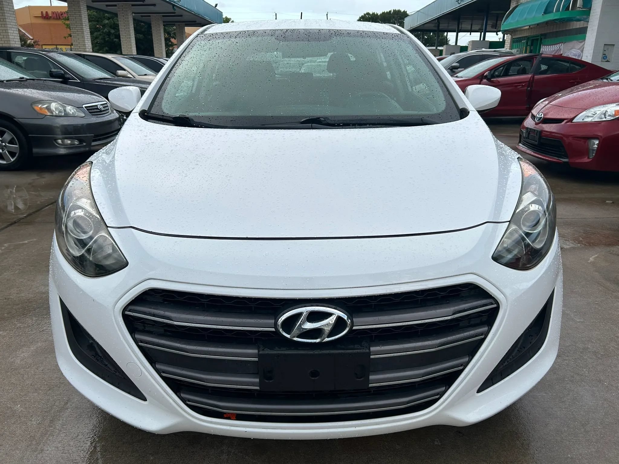 Used 2017 Hyundai Elantra GT FWD image 8