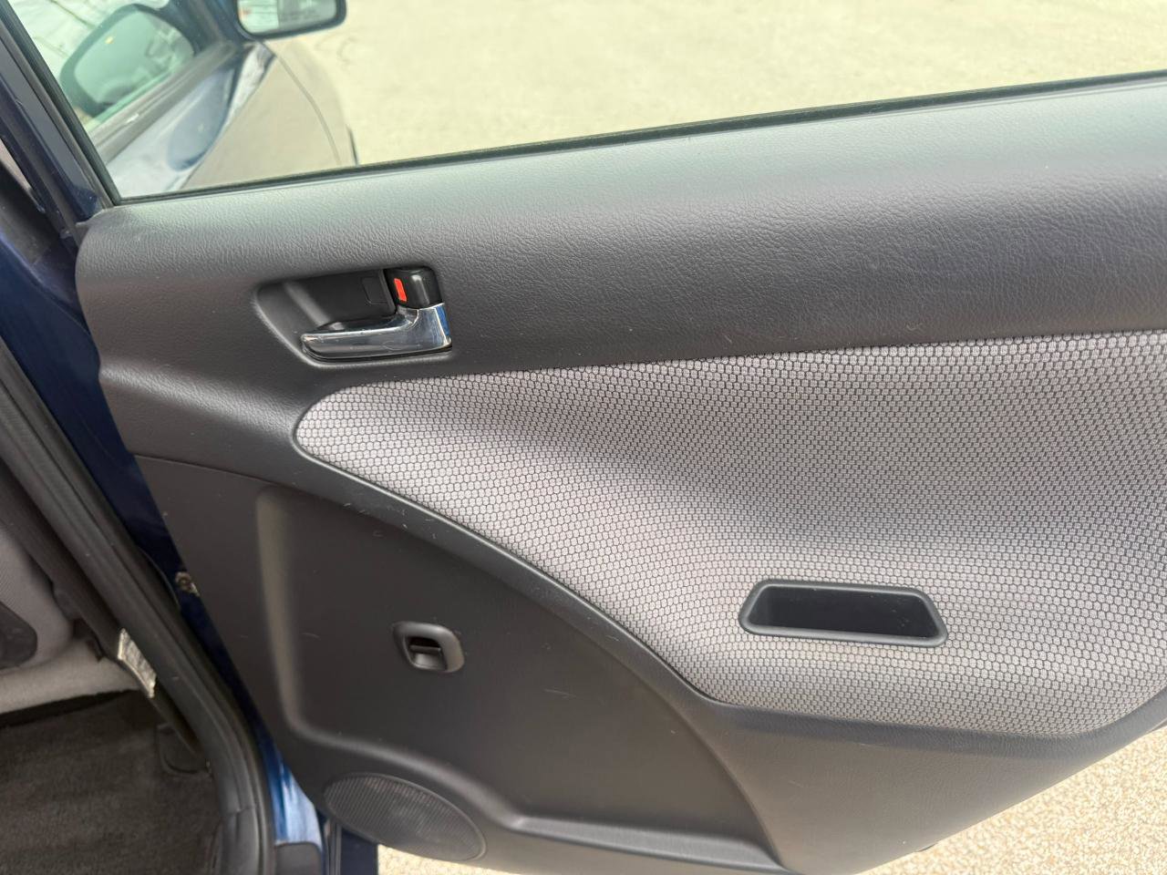 Used 2005 Toyota Matrix FWD image 17