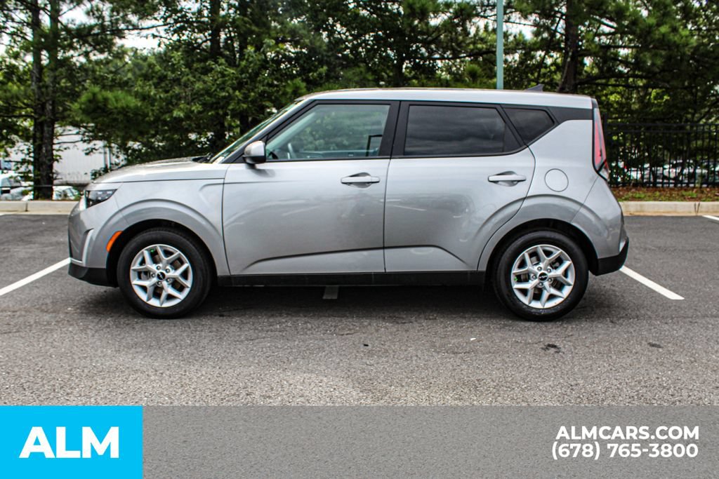 Used 2025 Kia Soul LX w/ LX Technology Package FWD image 6