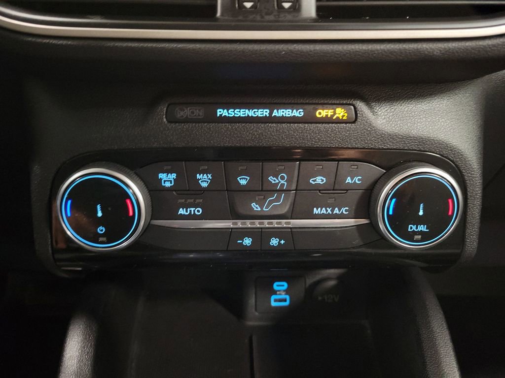 Used 2022 Ford Escape SE image 18