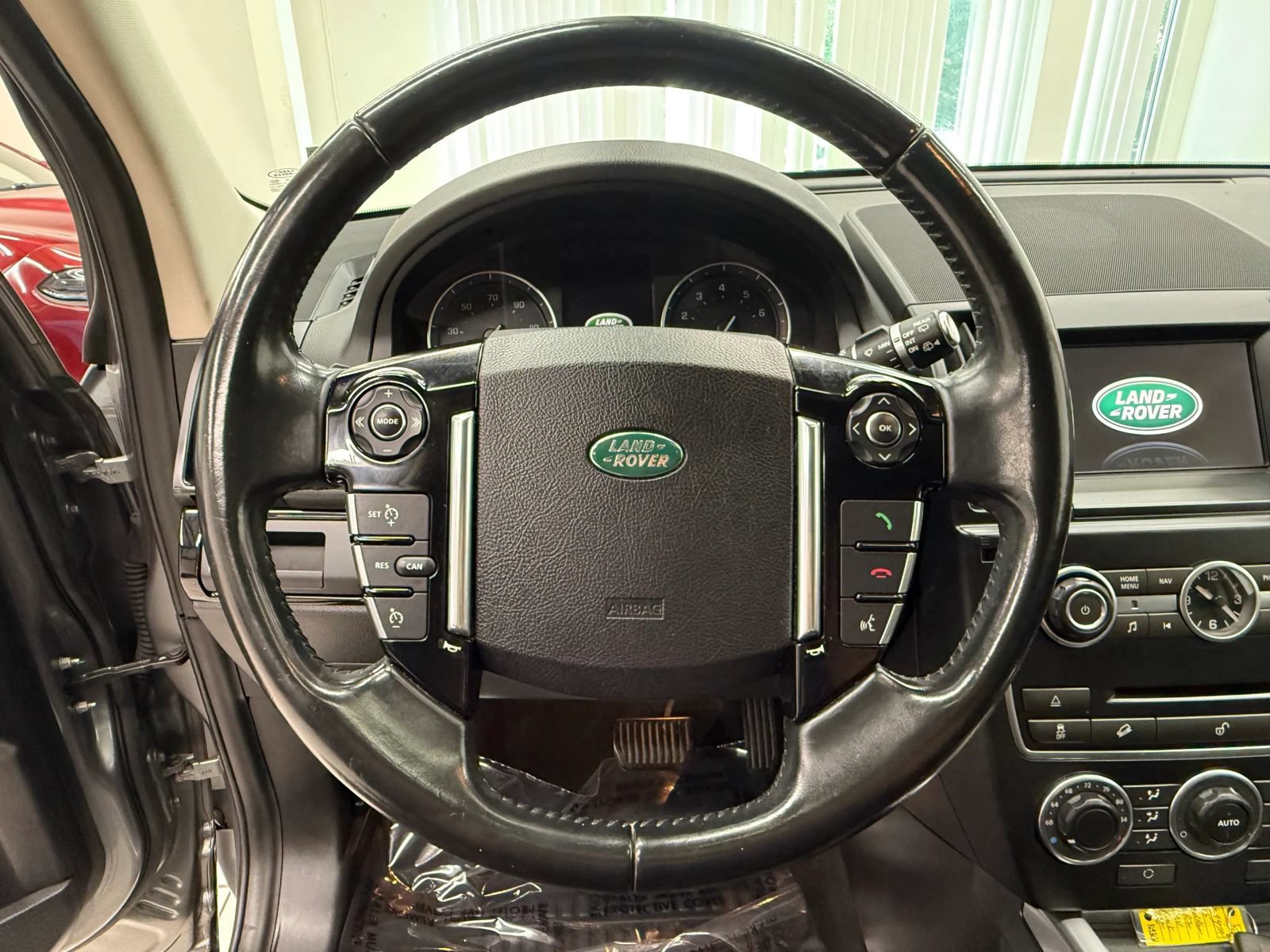 Used 2015 Land Rover LR2 HSE AWD/4WD image 29