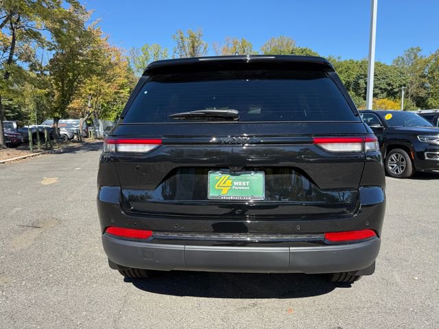 New 2025 Jeep Grand Cherokee Altitude image 10