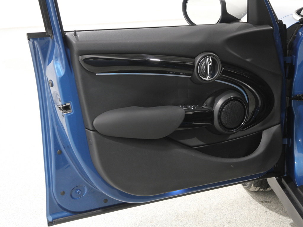 Certified 2024 MINI Cooper S image 4