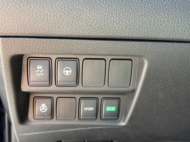 Used 2022 Nissan Rogue Sport SL FWD image 31