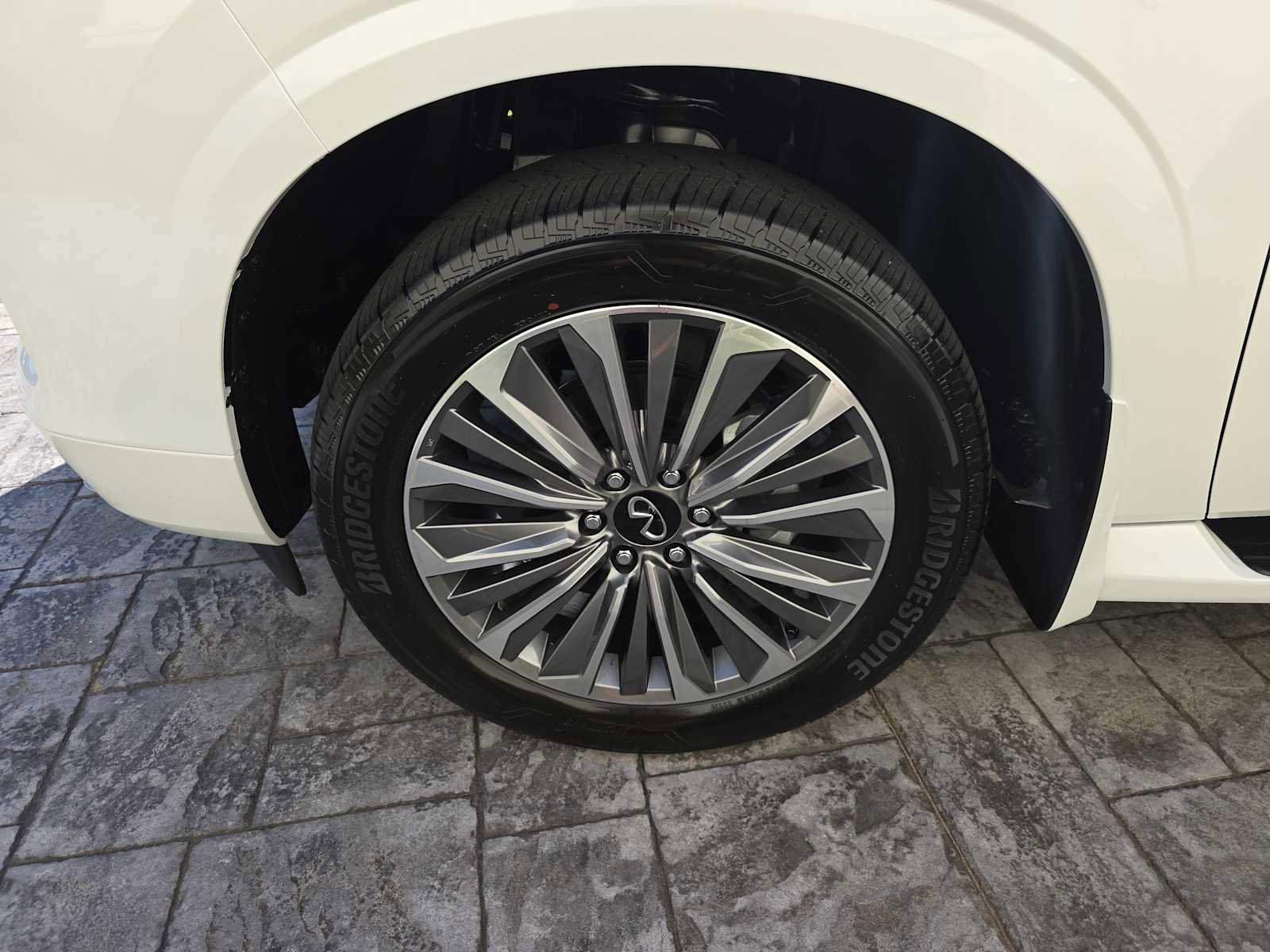 New 2026 INFINITI QX80 Luxe w/ Cargo Package image 9