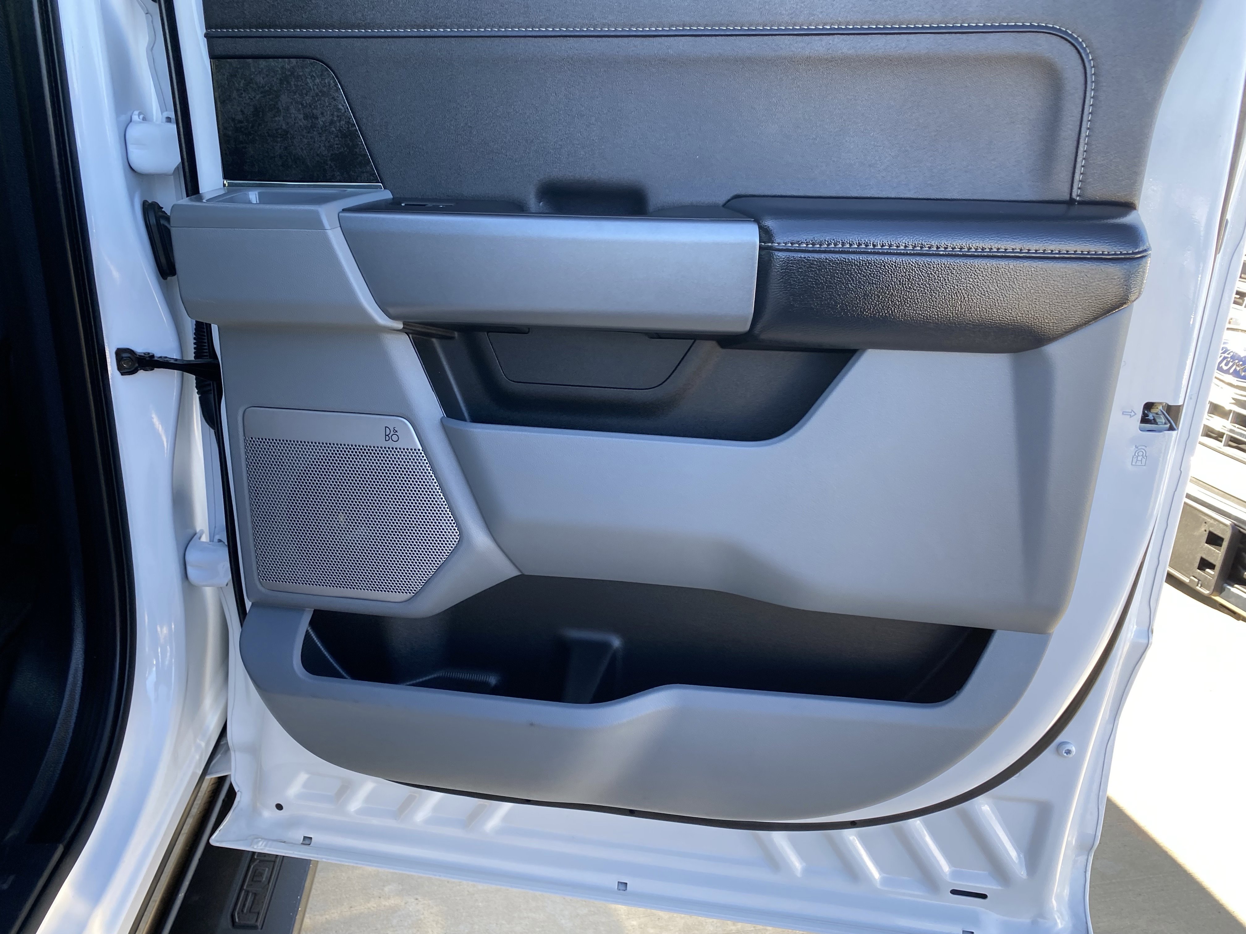 Used 2024 Ford F250 XLT w/ XLT Premium Package image 11