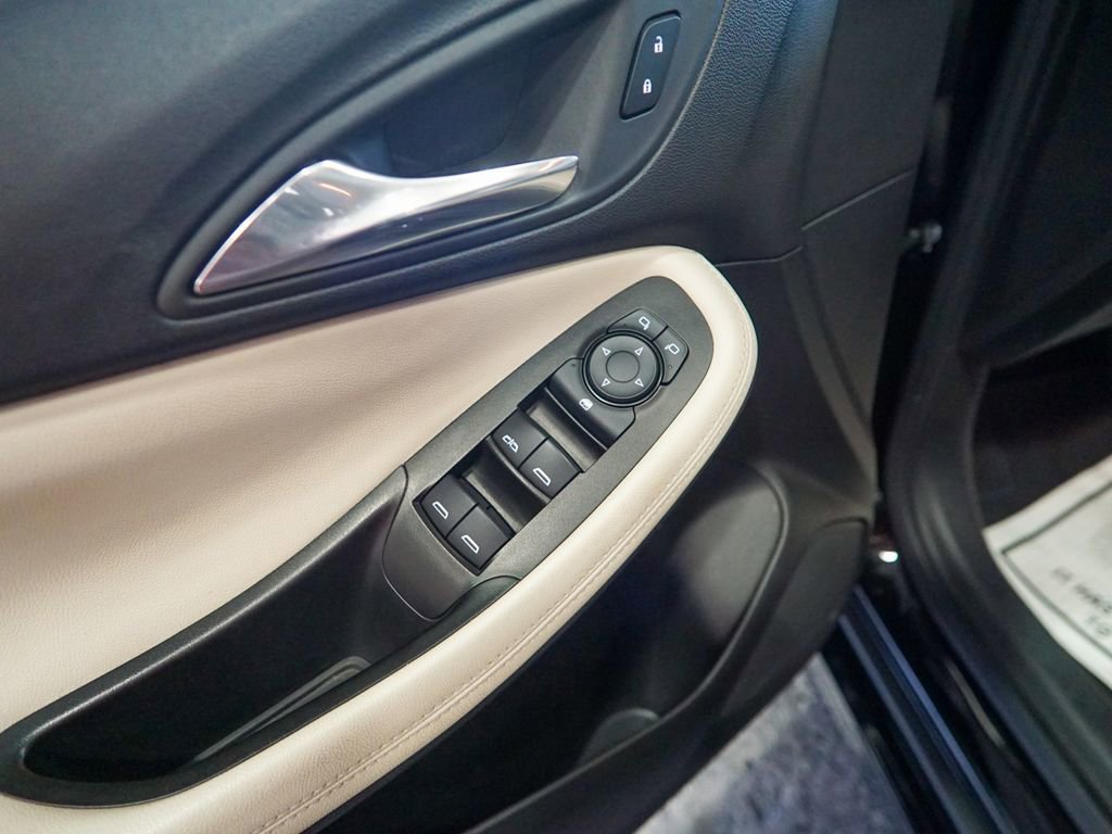 Used 2024 Buick Encore GX Sport Touring image 17