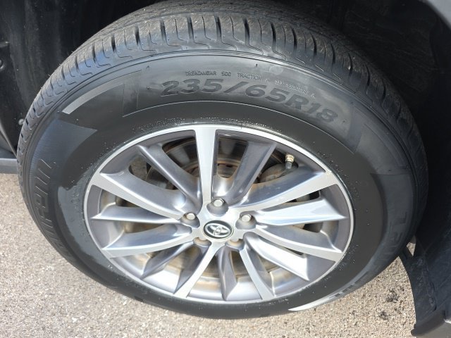 Used 2019 Toyota Highlander XLE AWD/4WD image 28