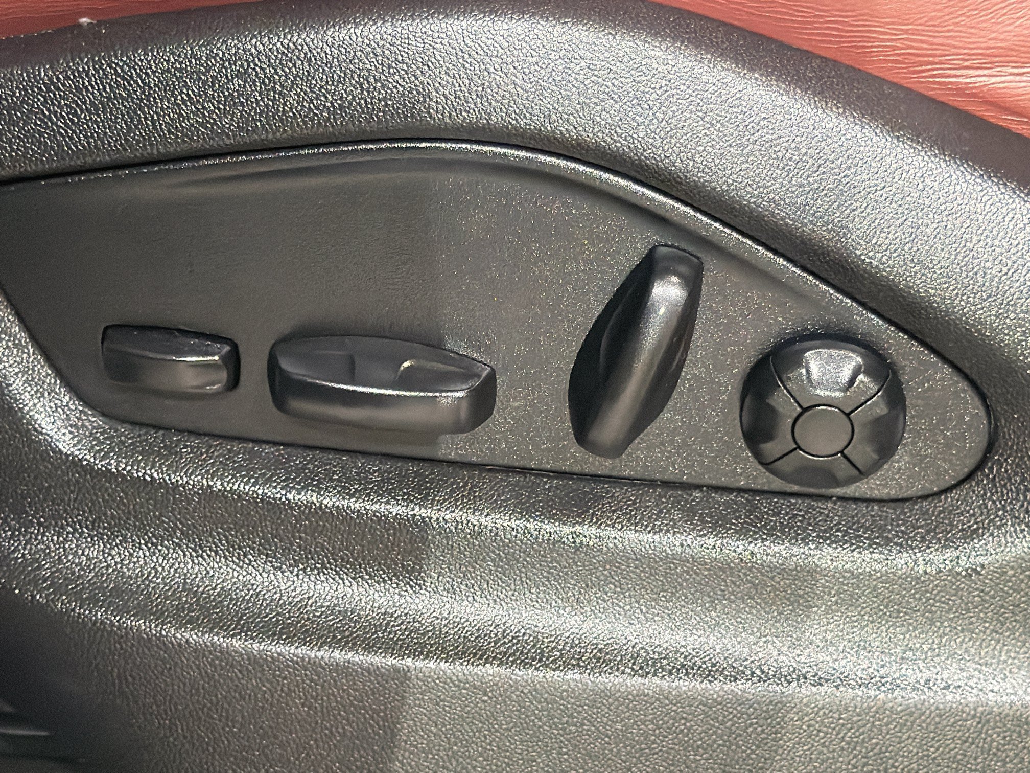 Certified 2026 Porsche Cayenne S AWD/4WD image 26