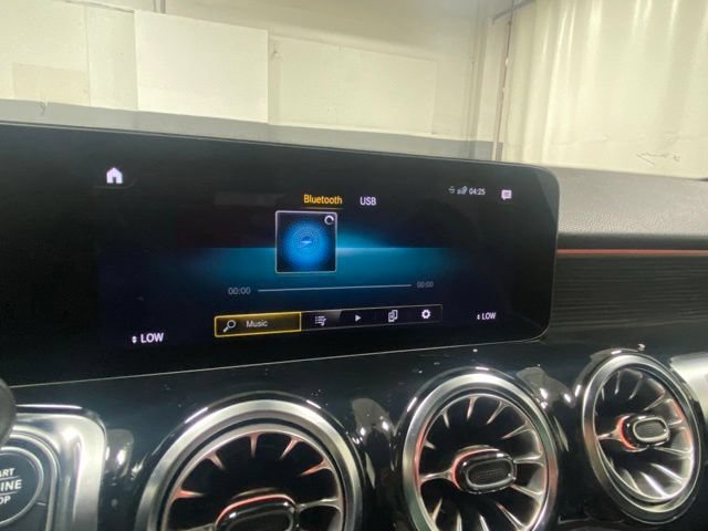 Used 2023 Mercedes-Benz GLB 250 4MATIC image 19