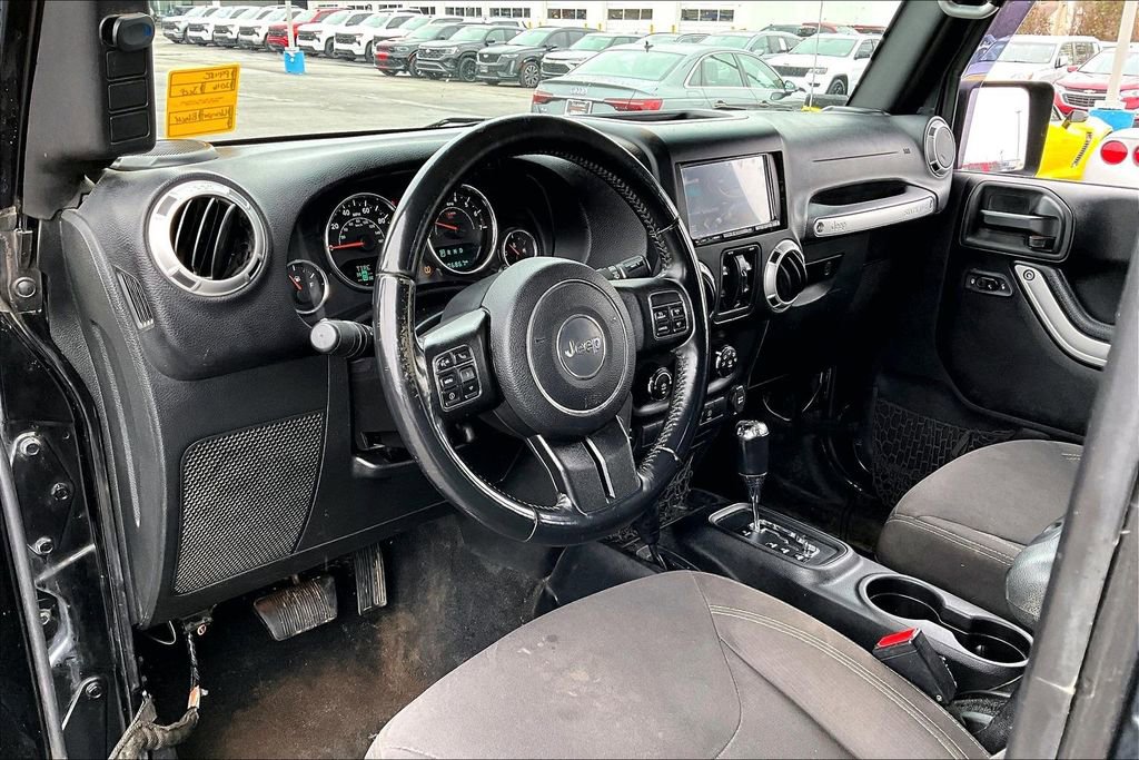 Used 2016 Jeep Wrangler Unlimited Sahara w/ Connectivity Group image 16
