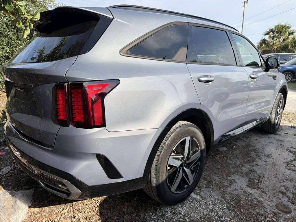 Certified 2023 Kia Sorento S w/ Panoramic Sunroof Package FWD image 10