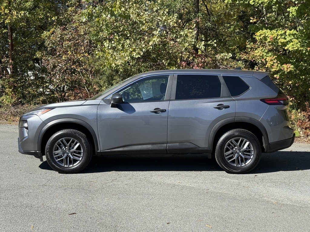 Used 2024 Nissan Rogue S image 8
