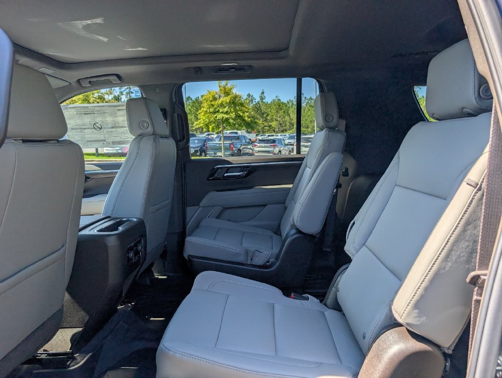 New 2027 Chevrolet Suburban LT w/ Comfort Package RWD image 31