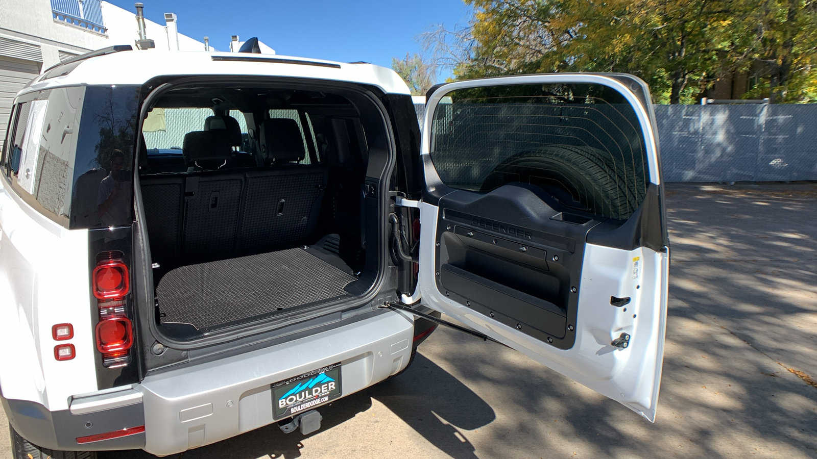 Used 2024 Land Rover Defender 110 S image 24