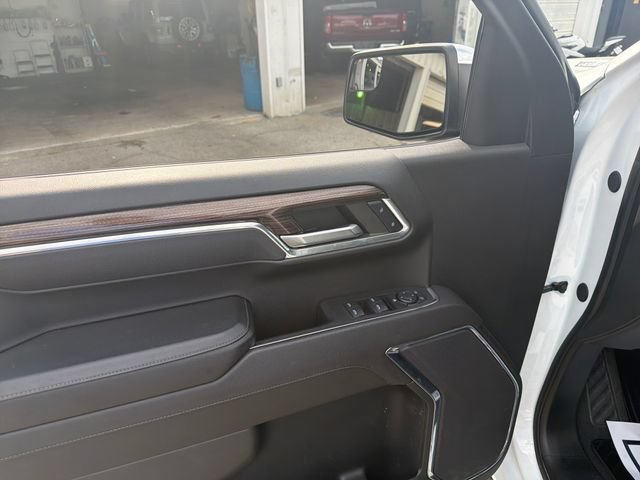 Used 2024 Chevrolet Silverado 1500 LT AWD/4WD image 11
