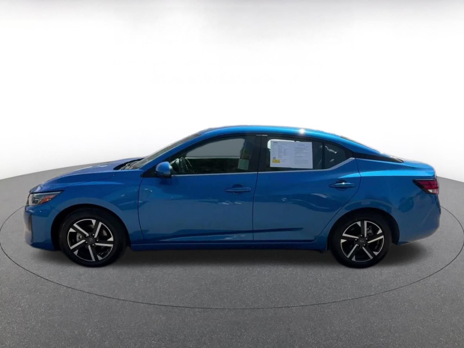 Used 2025 Nissan Sentra SV FWD image 8