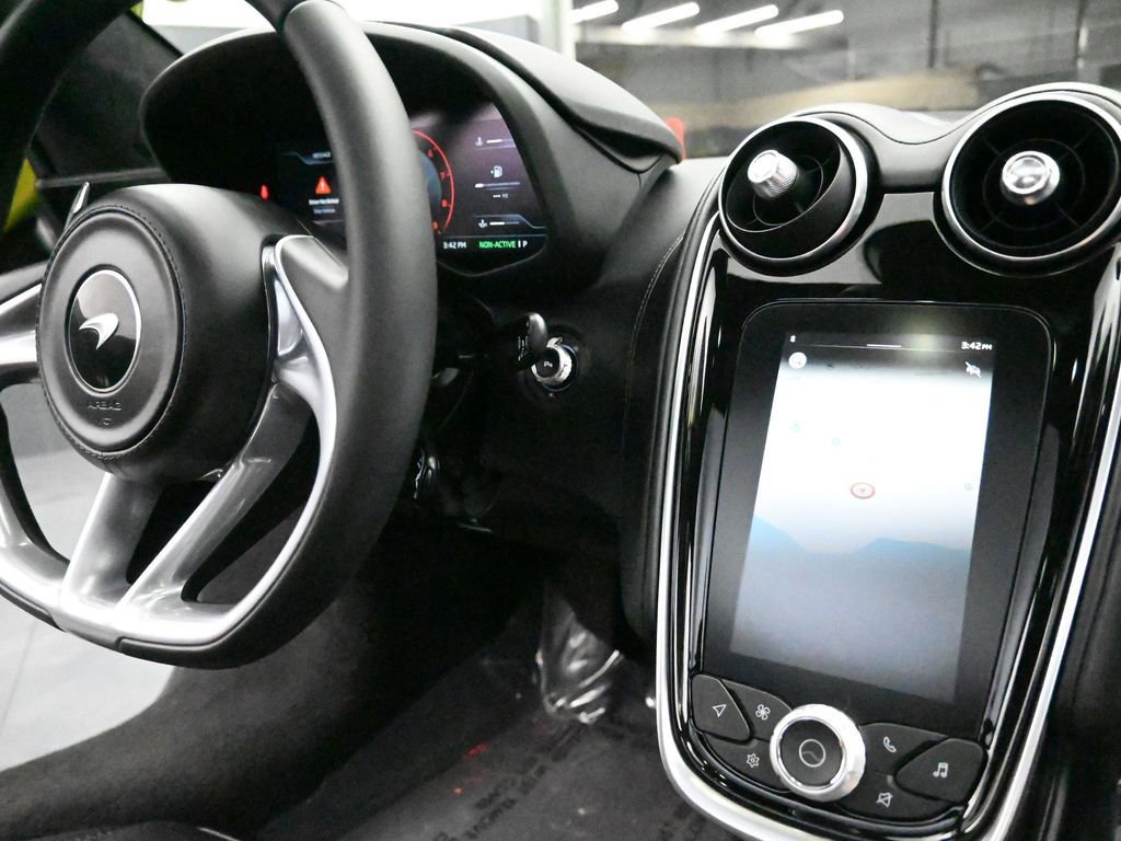 Used 2022 McLaren GT image 34
