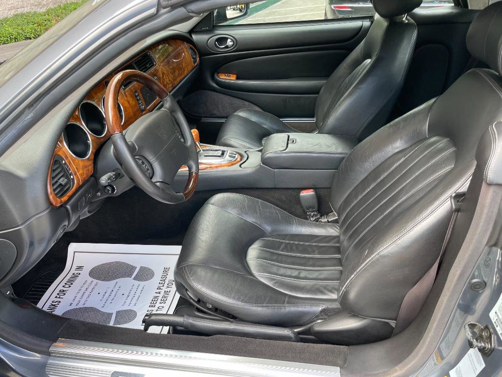 Used 2005 Jaguar XK8 Convertible image 23