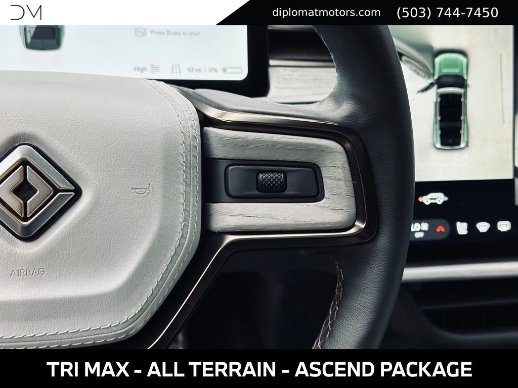 Used 2025 Rivian R1S Premium AWD/4WD image 33