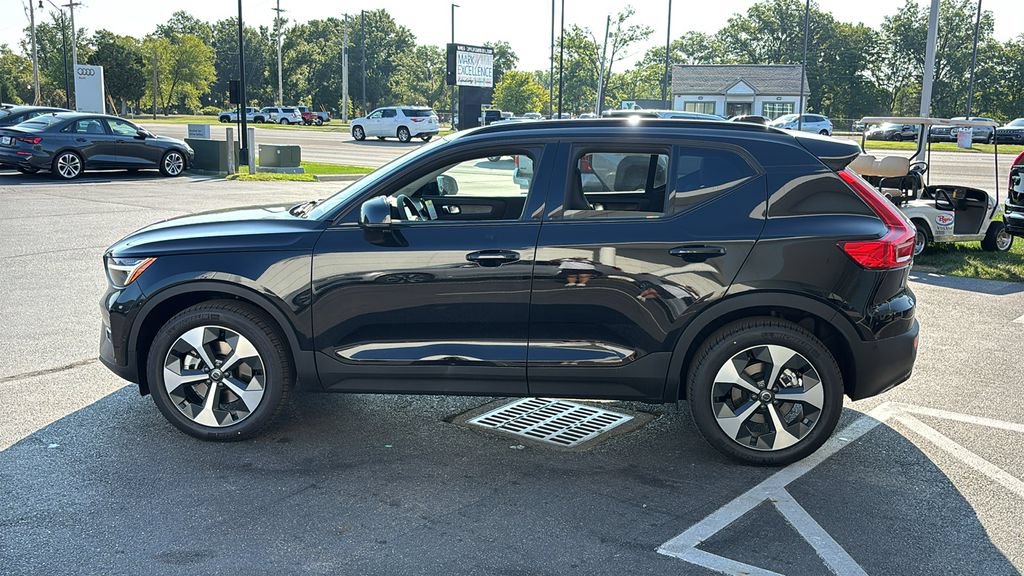 New 2026 Volvo XC40 B5 Plus w/ Protection Package Premier AWD/4WD image 3