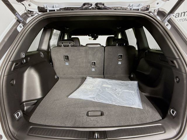 New 2025 Jeep Grand Cherokee Altitude image 24